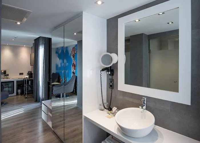 Hotel Catalonia Gran Via Bcn 4*